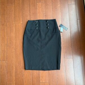 Black Button-Detail Skirt‎